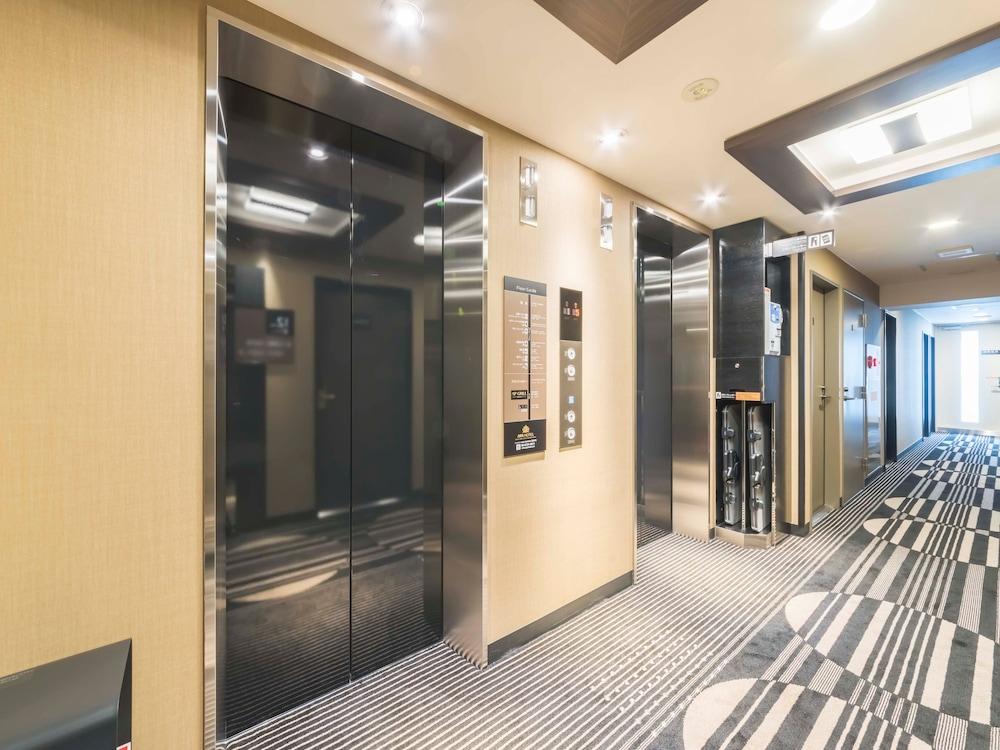 Apa Higashi-umeda Minami-morimachi-ekimae 3* Osaka