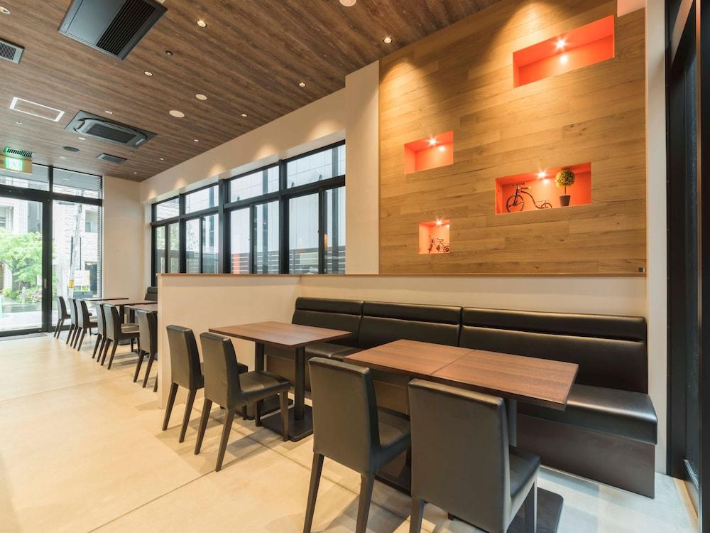 Apa Higashi-umeda Minami-morimachi-ekimae 3* Osaka