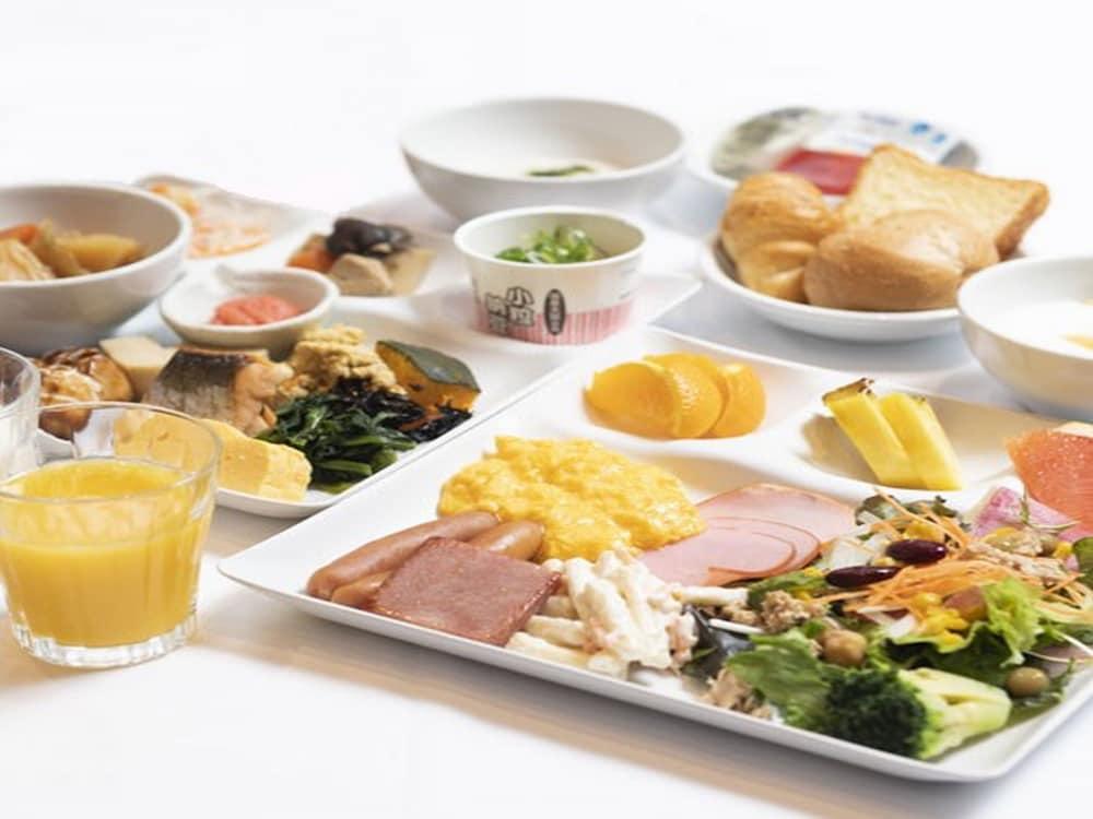 Apa Higashi-umeda Minami-morimachi-ekimae 3* Osaka
