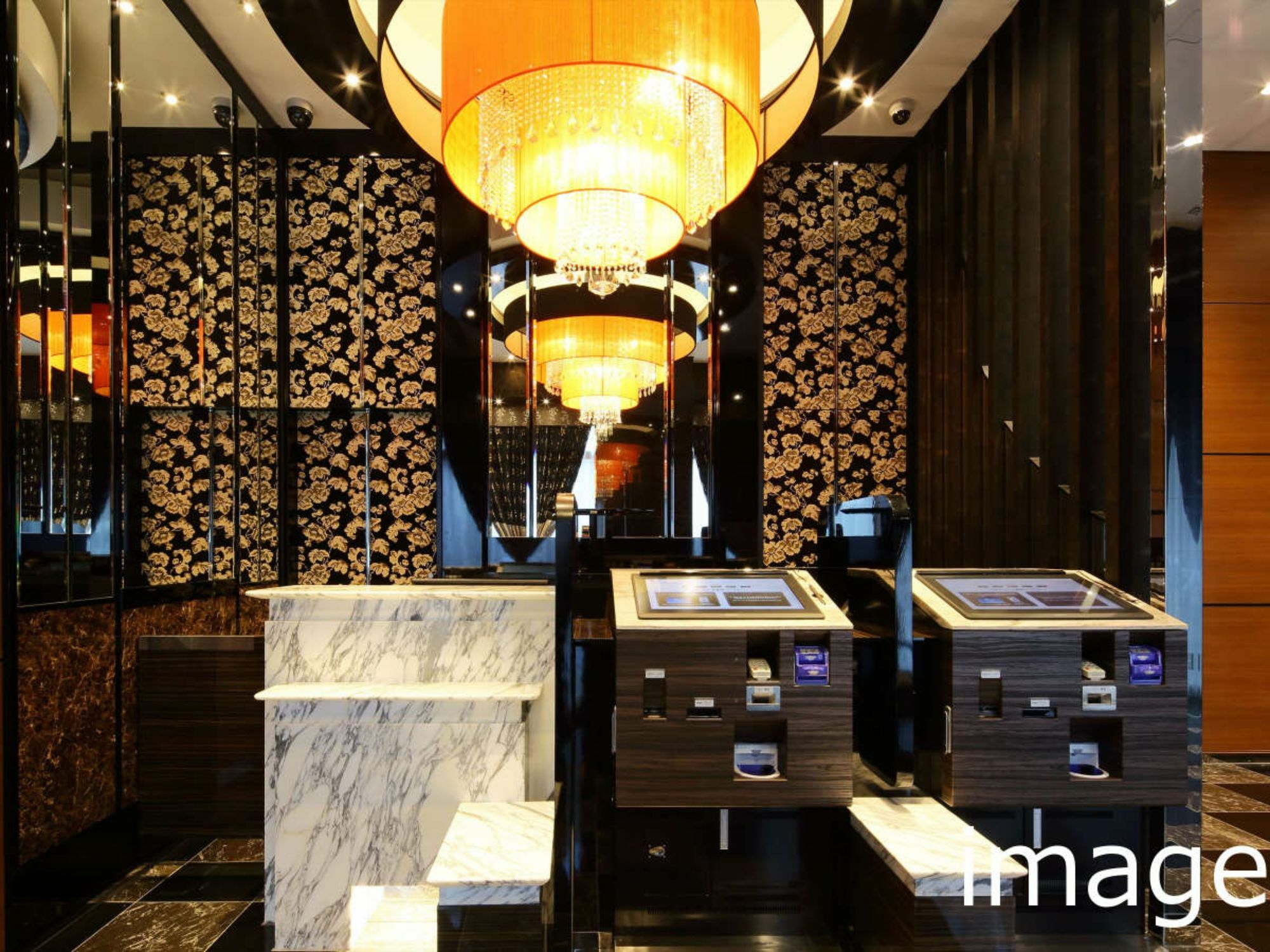 Apa Higashi-umeda Minami-morimachi-ekimae 3* Osaka